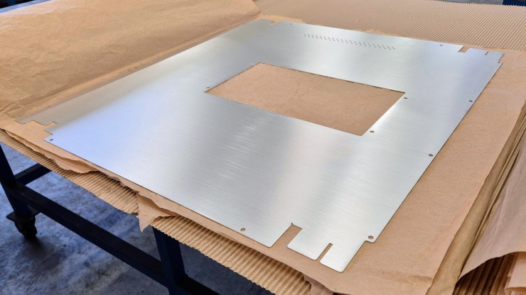 Alumínium síklemez csiszolás