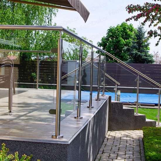 Térkitöltés lépcső mellé (szögletes, szálcsiszolt elemekből)